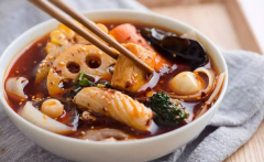 知名麻辣燙出現(xiàn)食品安全問題，如何保障吃的安全？